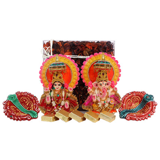 Illustration for article titled Top 4 Corporate Diwali Gifts which are buzzing in the online stores